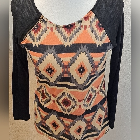Maurices Southwestern Printed Top  Size M - Picture 1 of 5